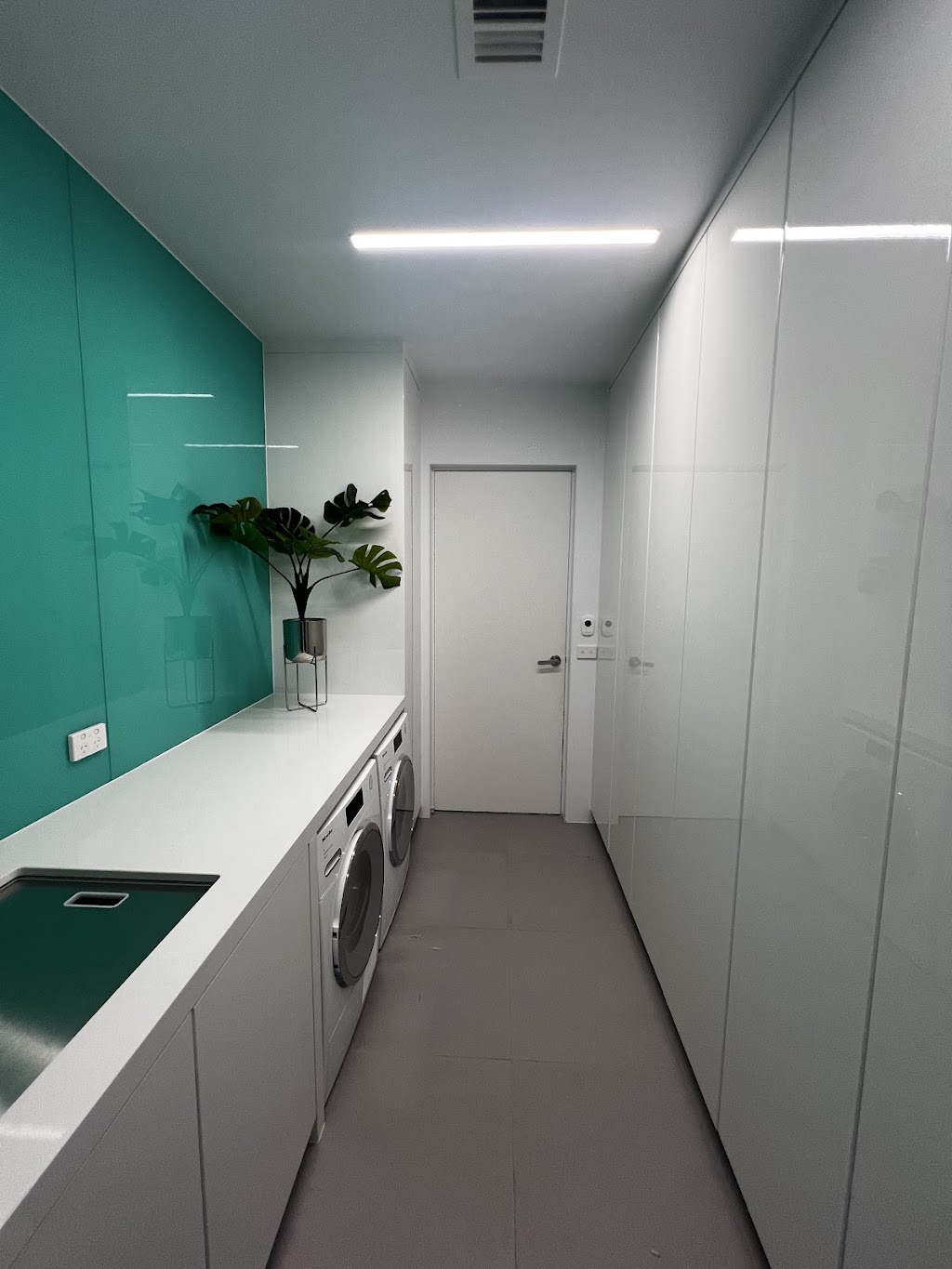 Maks Joinery | Unit 1/58 Kirkham Rd W, Keysborough VIC 3173, Australia | Phone: 0412 165 211