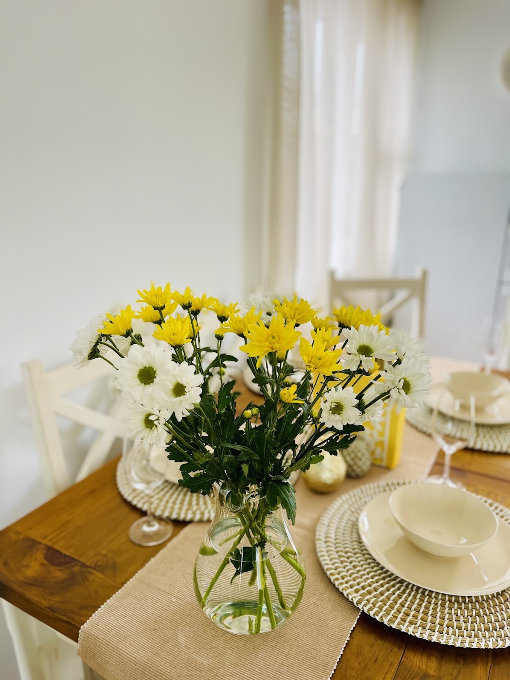 Sunshine Retreat: Modern 3BR Haven | 12A Oxford St, St Marys NSW 2760, Australia | Phone: 0406 545 472