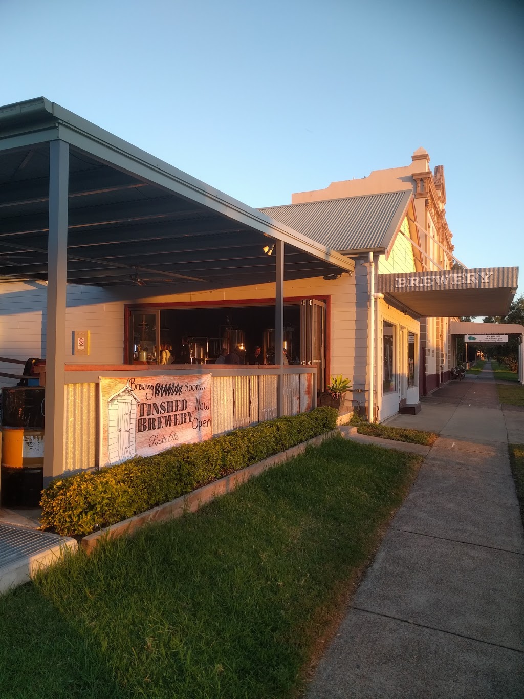 Tinshed Brewery | cafe | 109 Dowling St, Dungog NSW 2420, Australia | 0427652936 OR +61 427 652 936