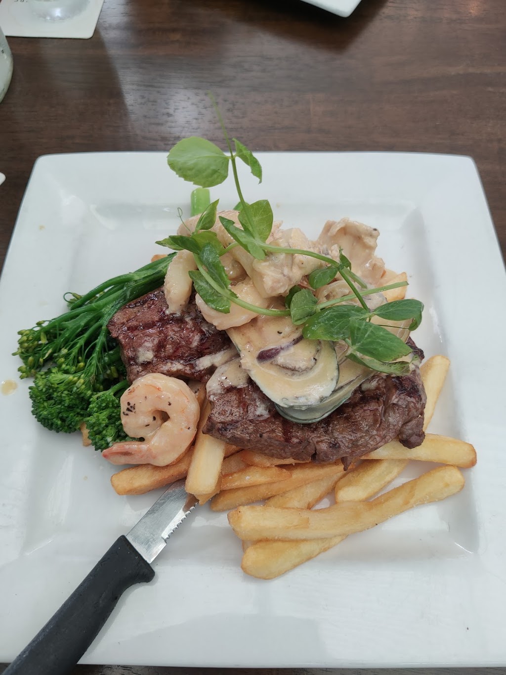 Cricketers Arms Hotel | restaurant | 61 Bruce St, Cooks Hill NSW 2300, Australia | 0249293041 OR +61 2 4929 3041