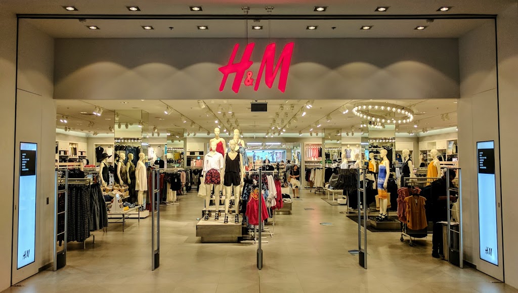 H&M (1 Bay St) Opening Hours