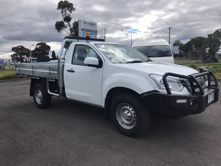 Avis Car & Truck Rental | car rental | 1045 Ballarat Rd, Ravenhall VIC 3023, Australia | 0393605700 OR +61 3 9360 5700