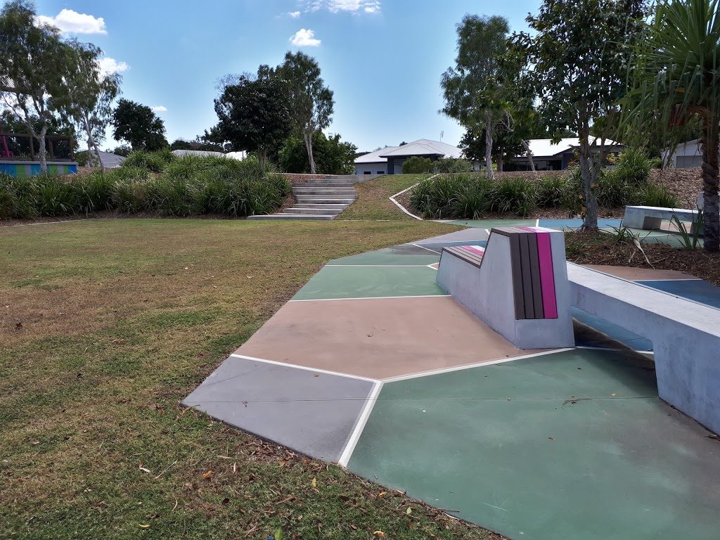 Jeff Caddies Park | park | 8 Bluewattle Boulevard, Rasmussen QLD 4815, Australia