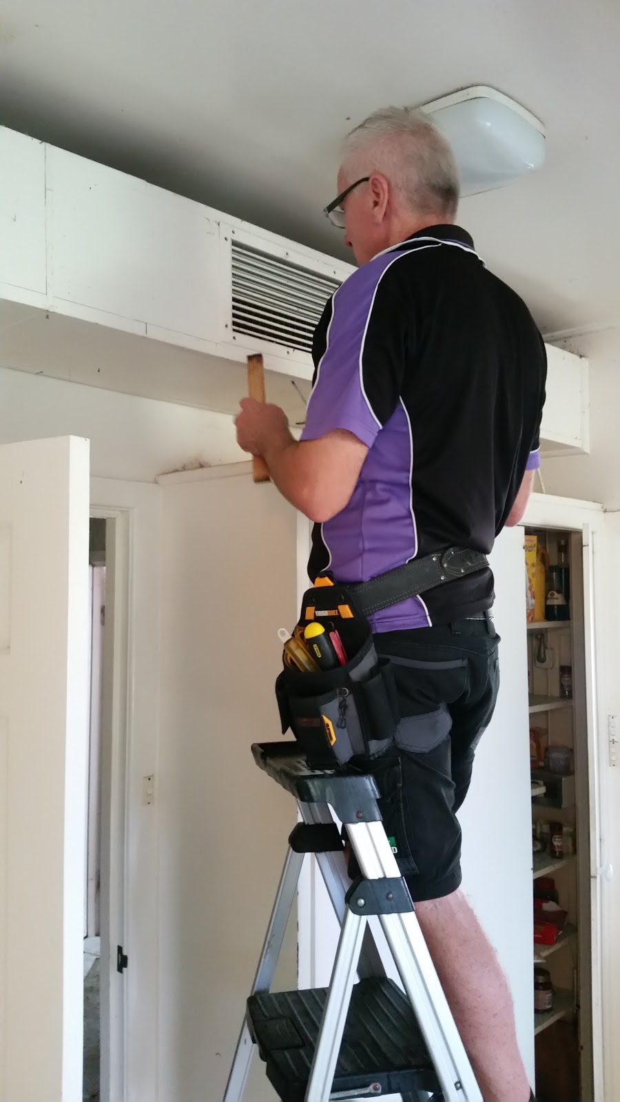 Chris Air Con Cleaning | general contractor | 16-18 Helen Louise Ct, Buccan QLD 4207, Australia | 0430989444 OR +61 430 989 444