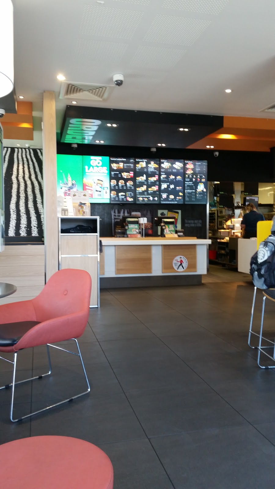 McDonalds Bargara | cafe | 50/52 Bauer St, Bargara QLD 4670, Australia | 0741305629 OR +61 7 4130 5629