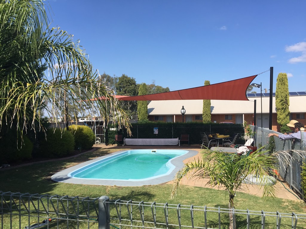 Glider City Motel | lodging | 2 Witt St, Benalla VIC 3672, Australia | 0357623399 OR +61 3 5762 3399