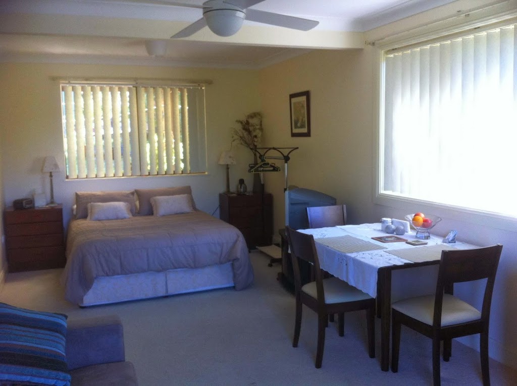 Broadwater Views Bed & Breakfast | lodging | 119 Broadwater Dr, Saratoga NSW 2251, Australia | 0243696068 OR +61 2 4369 6068