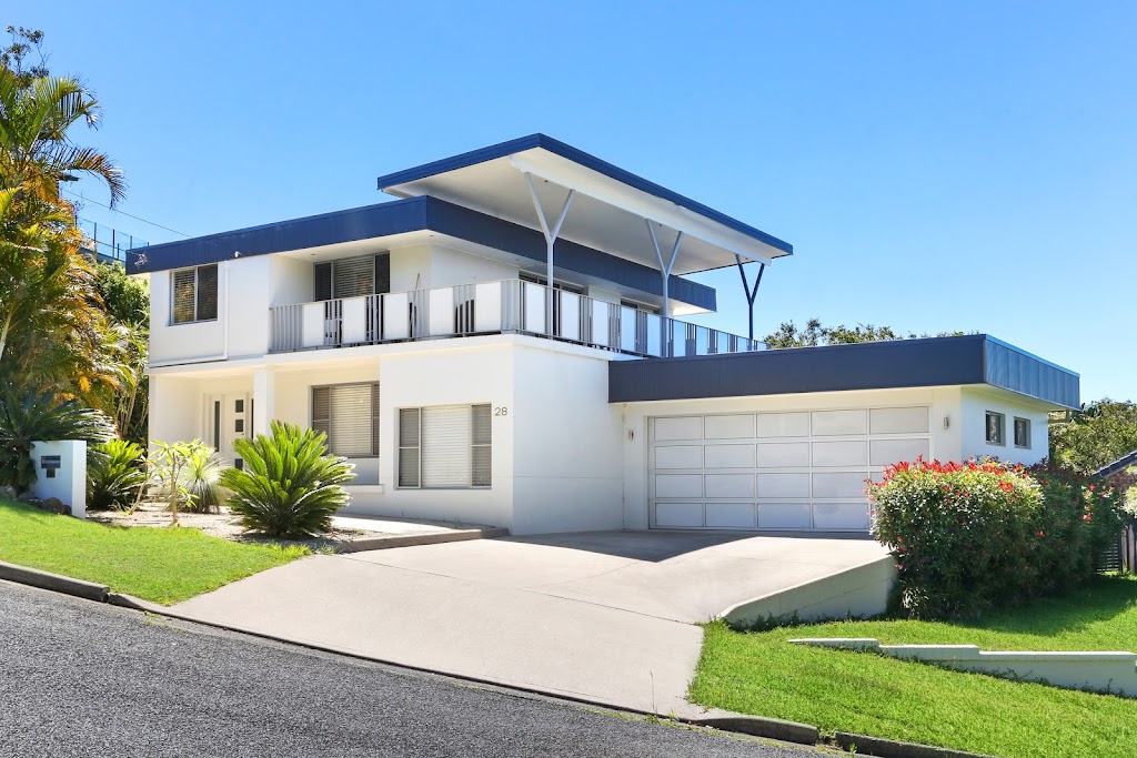 Amaroo Beautiful Home | 14 Pacific St, Wamberal NSW 2260, Australia | Phone: 0417 691 142