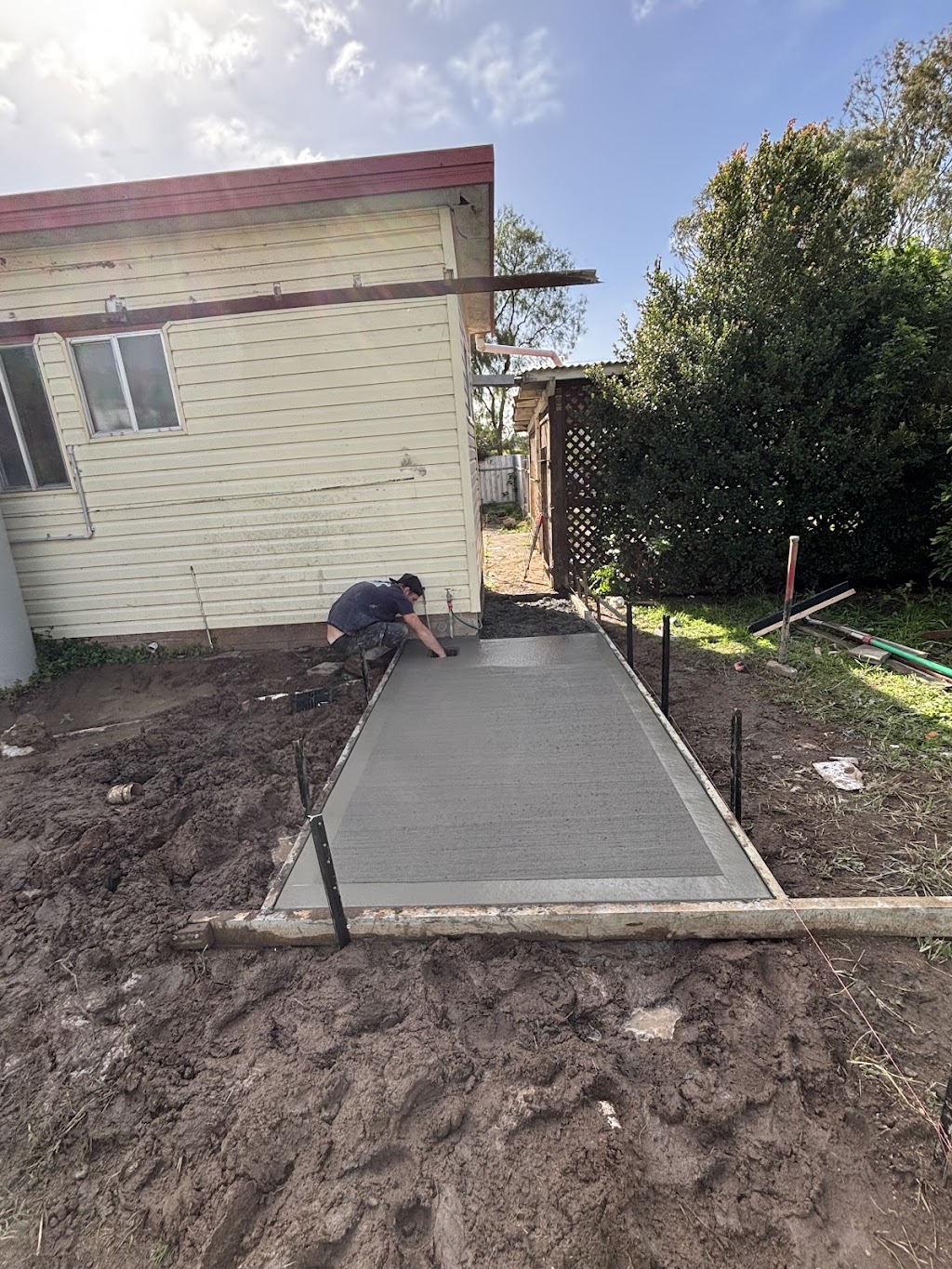 Irwin’s upper hunter concrete | 1 Leconfield Rd, Greta NSW 2334, Australia | Phone: 0400 544 579