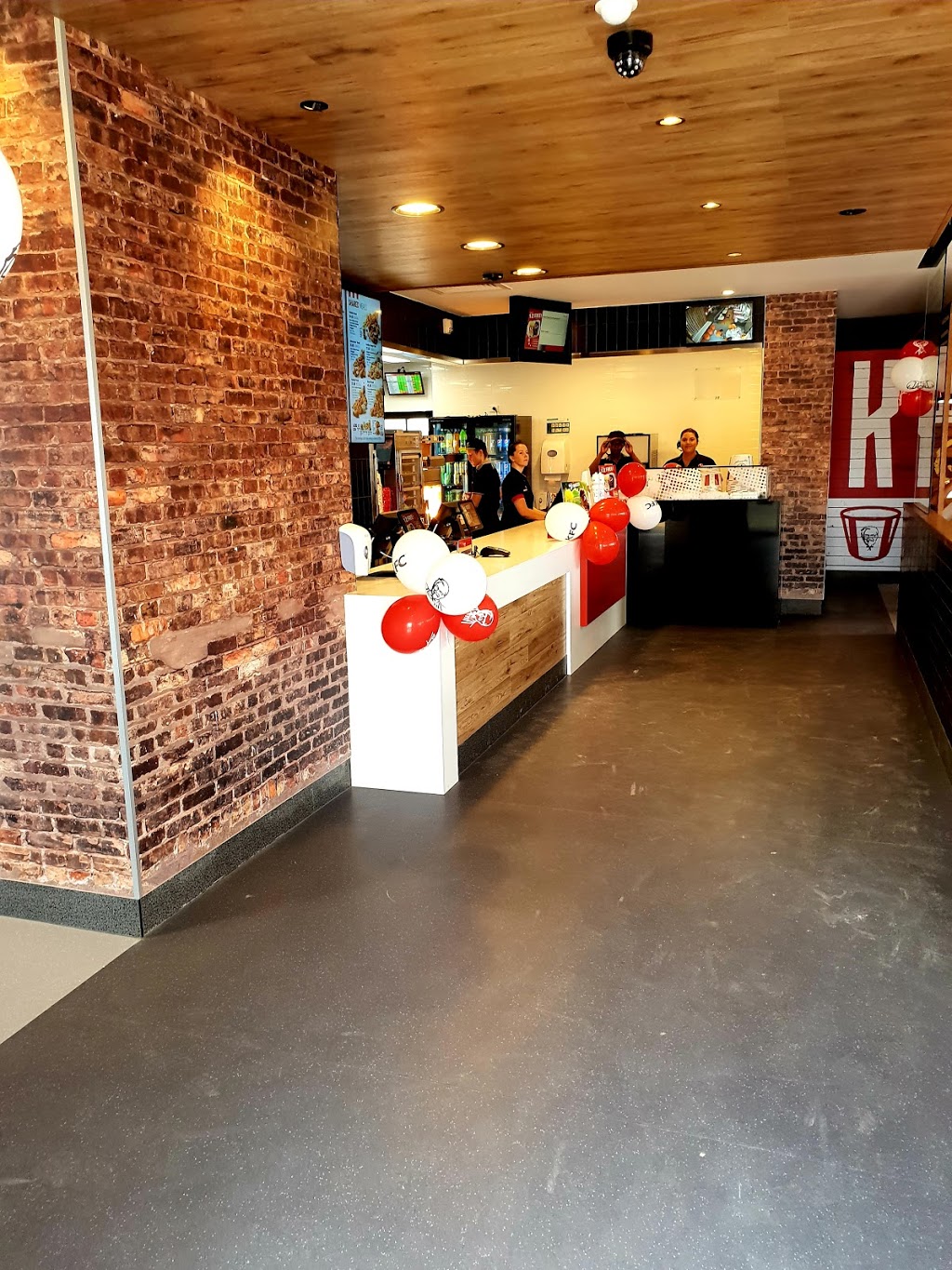 KFC Sippy Downs | Cnr Sippy Downs Drive &, Dixon Rd, Sippy Downs QLD 4556, Australia | Phone: 1300 553 899