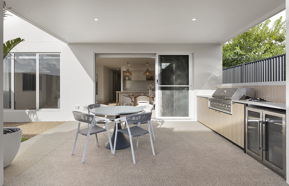 Hudson Ridge Display Home - Lake 34 | 5 Agonis Pl, Mount Duneed VIC 3217, Australia | Phone: (03) 5243 6120