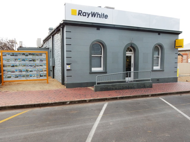 Ray White Ardrossan | 1/21 First St, Ardrossan SA 5571, Australia | Phone: (08) 8837 4155