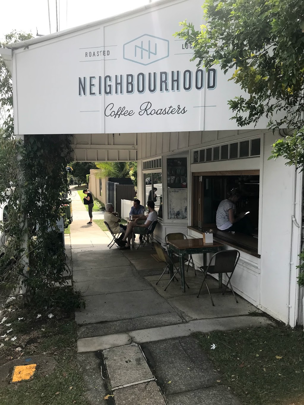 Neighbourhood Roasters | cafe | 58 Rainworth Rd, Bardon QLD 4065, Australia | 0733678501 OR +61 7 3367 8501