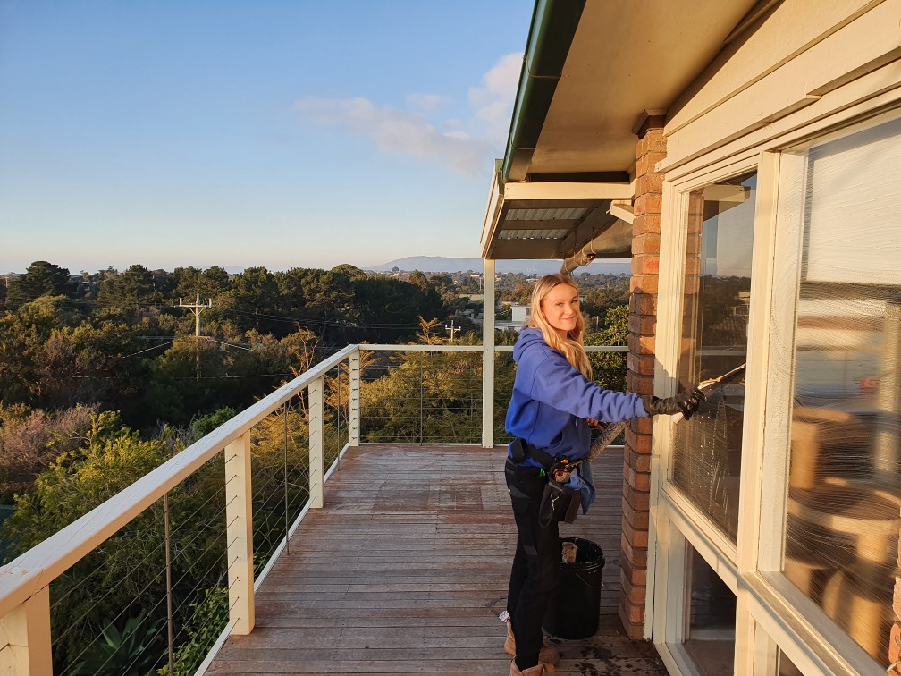 Rise N Shine Window & Gutter Cleaning | 1 block street, Narre Warren North VIC 3804, Australia | Phone: 0468 355 203