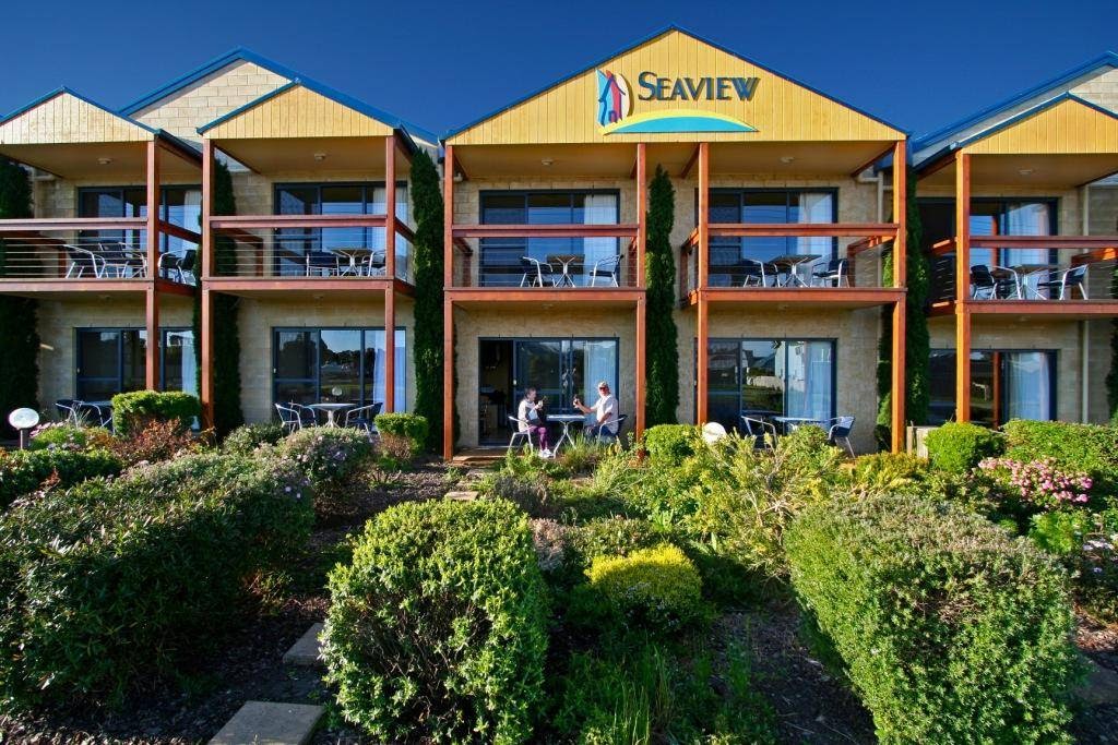 Seaview Motel & Apartments | lodging | 6 Thomson St, Apollo Bay VIC 3233, Australia | 0352376660 OR +61 3 5237 6660