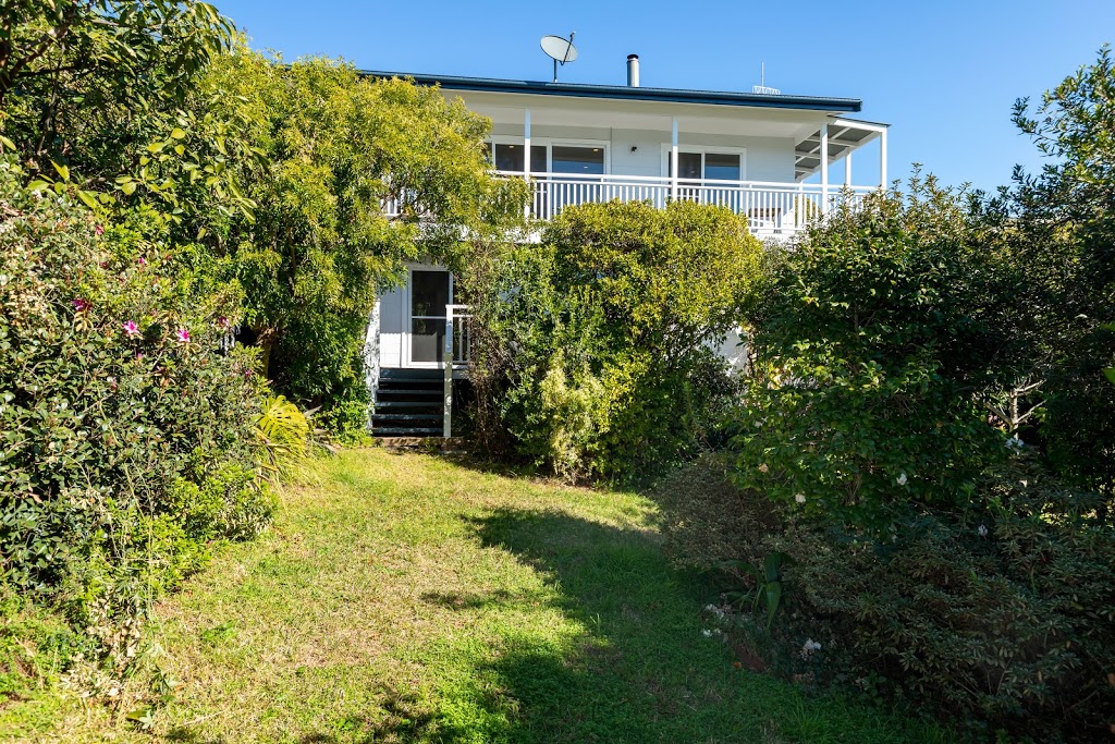 BANKSIA Holiday Cottage | 101 Tallawang Ave, Malua Bay NSW 2536, Australia | Phone: (02) 4471 2344