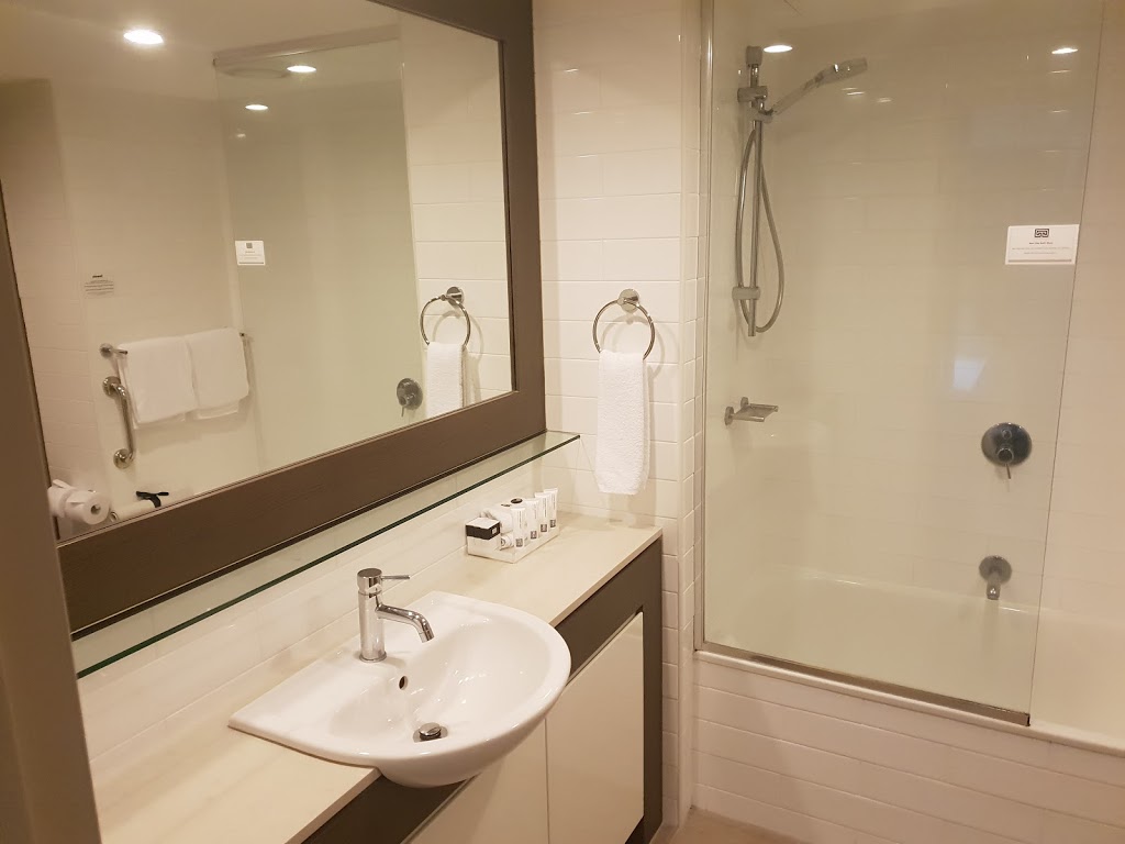 Adina Apartment Hotel Darwin Waterfront | lodging | 7 Kitchener Dr, Darwin City NT 0800, Australia | 0889829999 OR +61 8 8982 9999