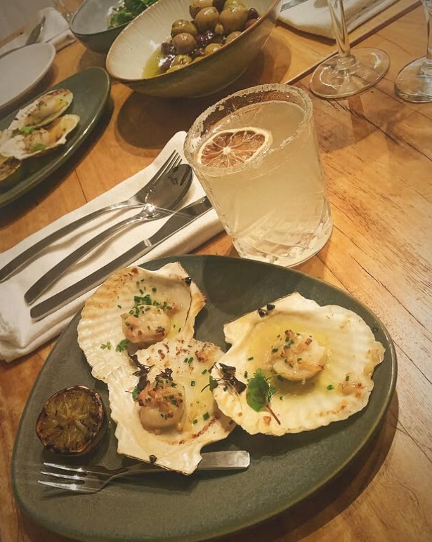 Lexies Crows Nest | 128 Mitchell St, Stockton NSW 2295, Australia | Phone: (02) 4928 4226