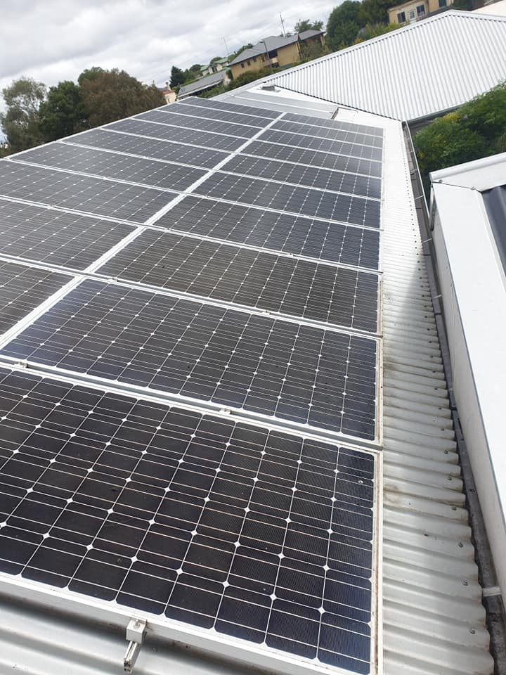 C & P Solar Panel Cleaning | 52 Bertha St, Mount Gambier SA 5290, Australia | Phone: 0411 202 319