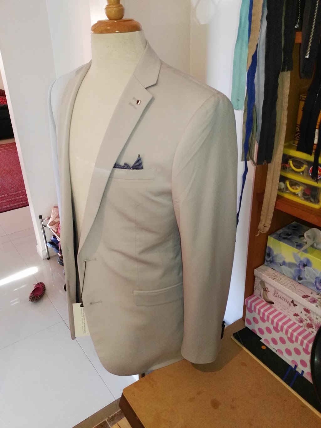 Safis Clothing Alterations | 75 Serrata Circuit, Forest Lake QLD 4078, Australia | Phone: 0431 518 241