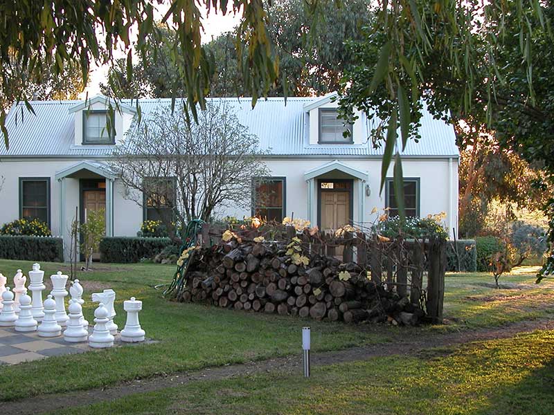 Clonmara Country House and Cottages | lodging | 106 Princes Hwy, Port Fairy VIC 3284, Australia | 0355682595 OR +61 3 5568 2595