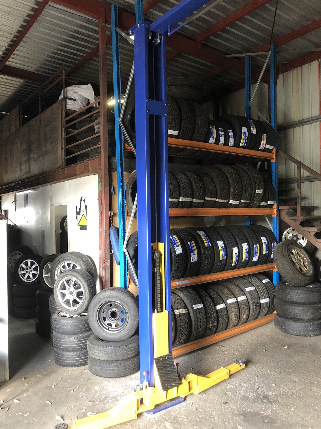 Brisbane Tyres mags | 159 Queens Rd, Kingston QLD 4114, Australia | Phone: 0469 941 738