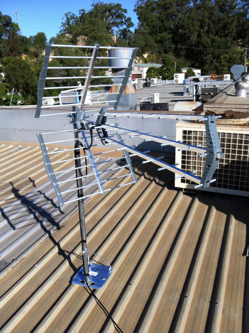 Darren Ruck Tv Antennas | 11 Beeka St, Labrador QLD 4215, Australia | Phone: 0414 321 177