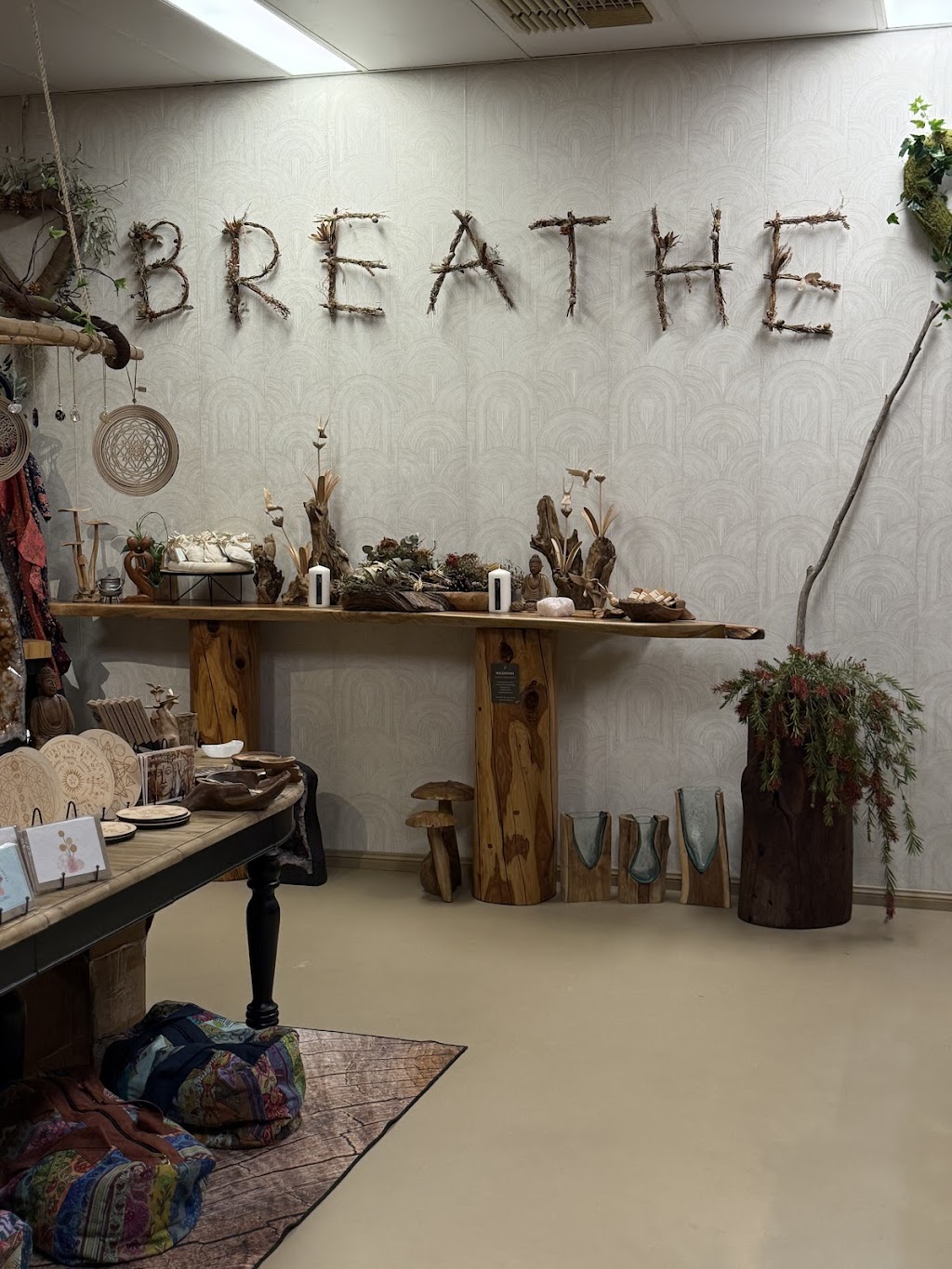 Enlightening Ridge Opal Queen Emporium | 48a Morilla St, Lightning Ridge NSW 2834, Australia | Phone: (02) 6829 0086