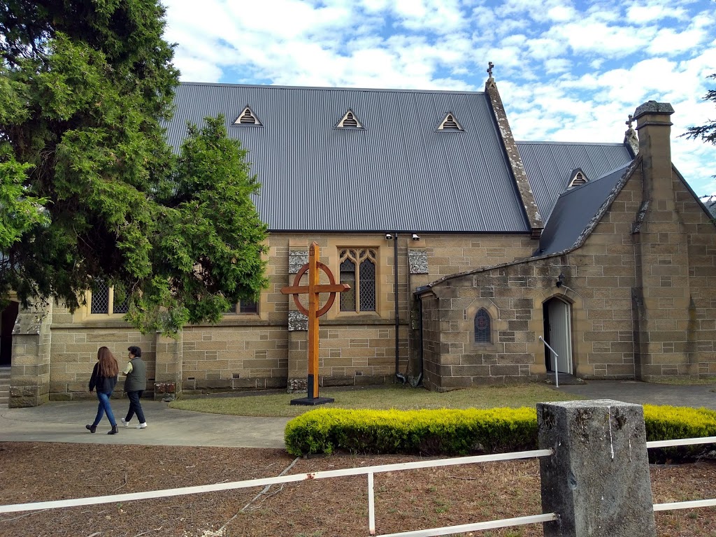 St Peters Catholic Church | church | 2 Hillside Cres, New Norfolk TAS 7140, Australia | 0362612326 OR +61 3 6261 2326