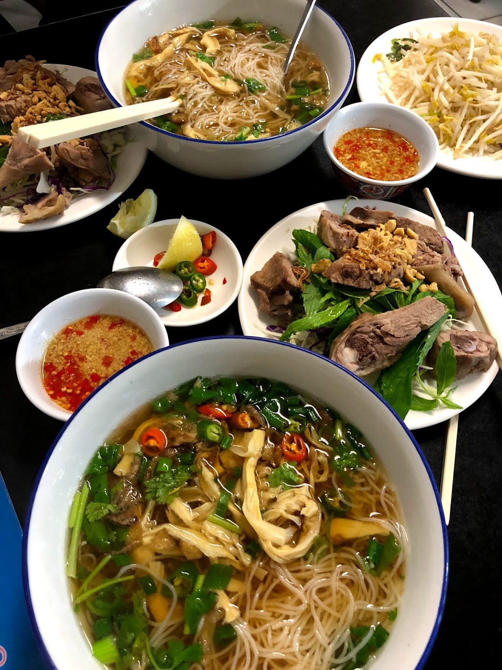 Hu Tieu Viet Long | restaurant | 64 Marangaroo Dr, Girrawheen WA 6064, Australia | 0893429909 OR +61 8 9342 9909