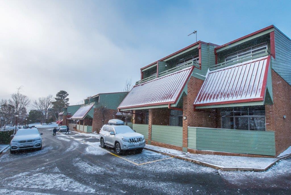 The Alpine Gables | lodging | 2 Clyde St, Jindabyne NSW 2627, Australia | 0264562555 OR +61 2 6456 2555