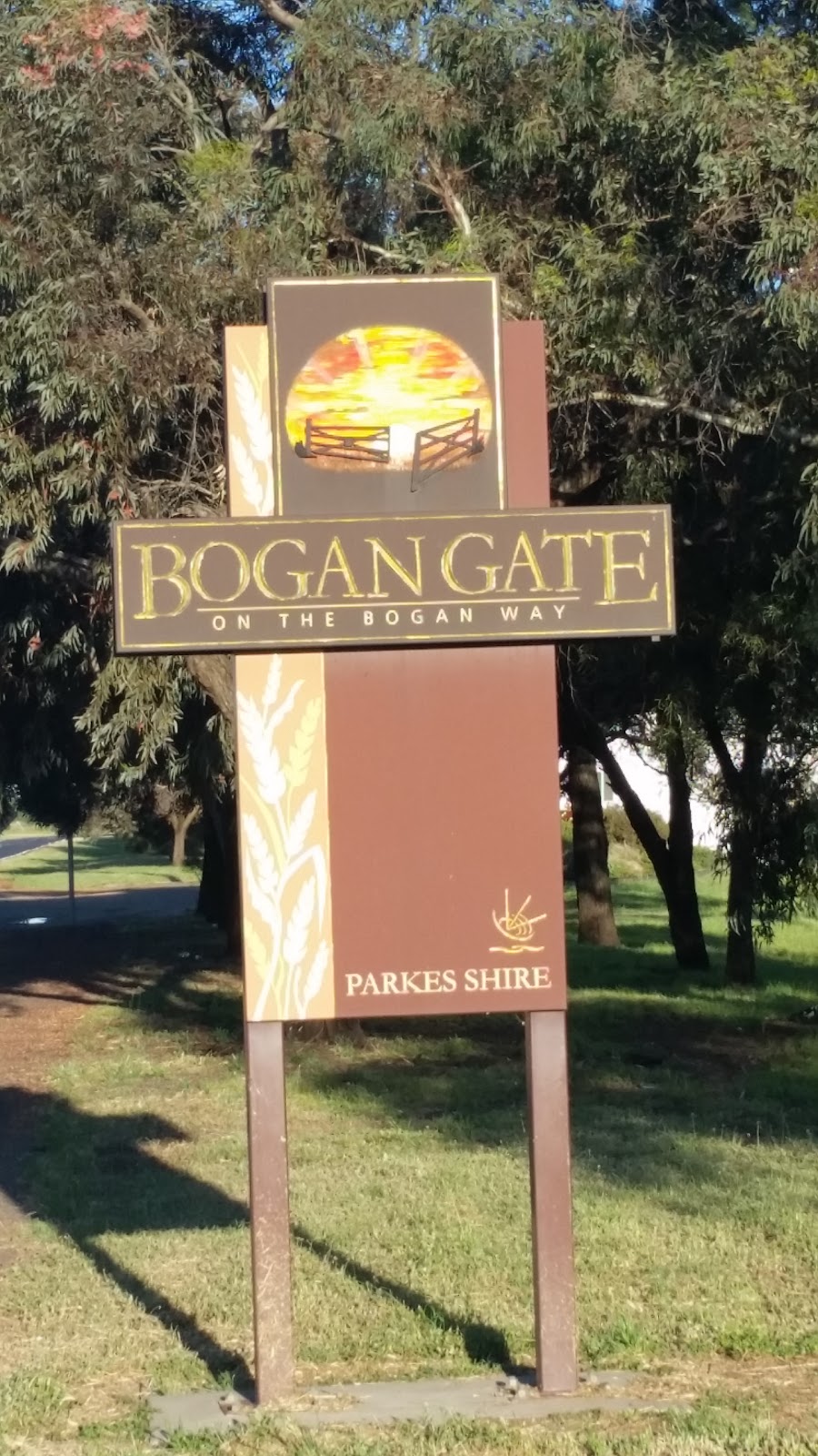 Bogan Gate Railway Hotel | Station St, Bogan Gate NSW 2876, Australia | Phone: (02) 6864 1106