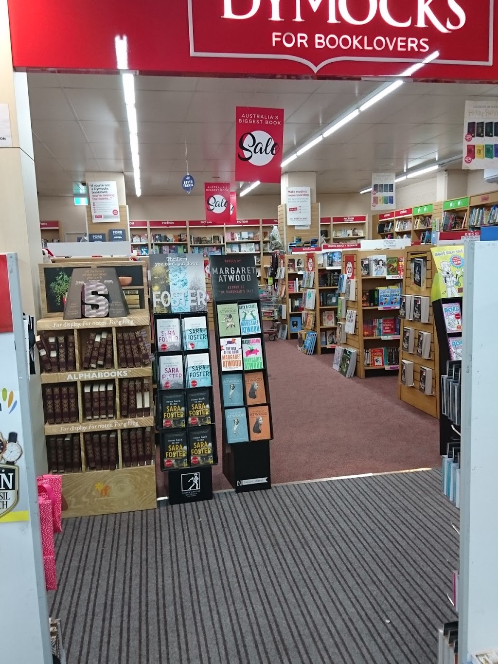 Dymocks Werribee | book store | 16 Station Pl, Werribee VIC 3030, Australia | 0397414644 OR +61 3 9741 4644