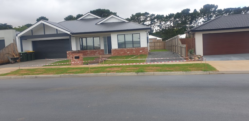 JMH Decking and Landscaping Pty Ltd | 7 Kangaroo Paw Drive, Leopold VIC 3224, Australia | Phone: 0415 591 955