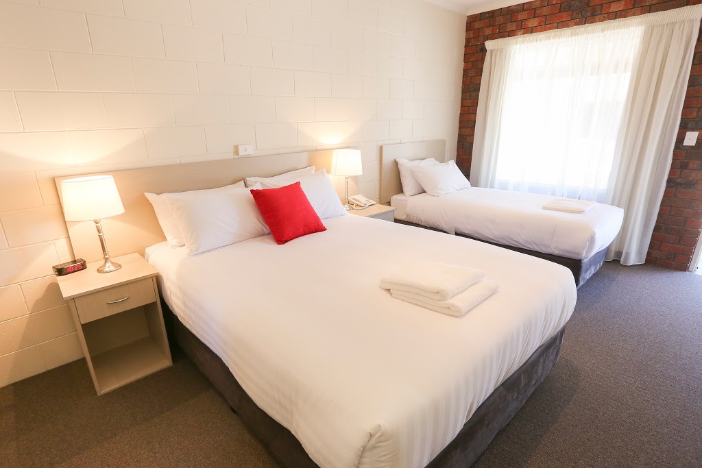 Mildura Riverview Motel | 72-74 Adelaide St, Gol Gol NSW 2739, Australia | Phone: (03) 5024 8778