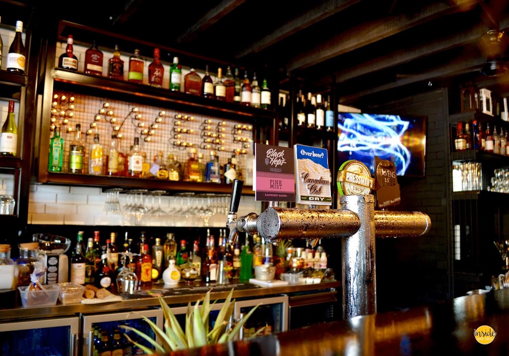 Ravens Lounge Bar | cafe | 55 Thomas Dr, Chevron Island QLD 4217, Australia | 0432165764 OR +61 432 165 764