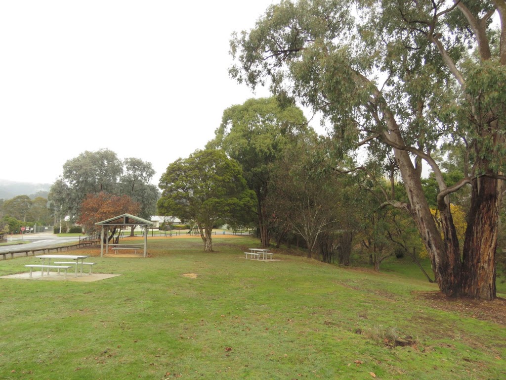 Gum Tree Gully Reserve | 2 Fourth St, Eildon VIC 3713, Australia