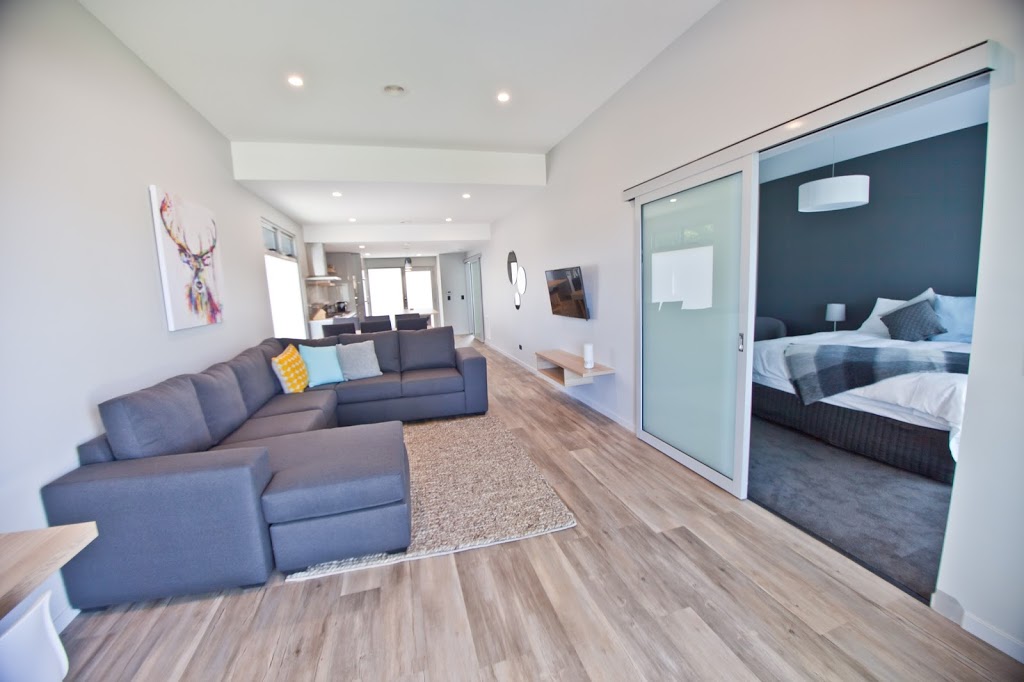 Waterfront Apartments | 17 Devonport Rd, Devonport TAS 7310, Australia | Phone: 0498 966 464