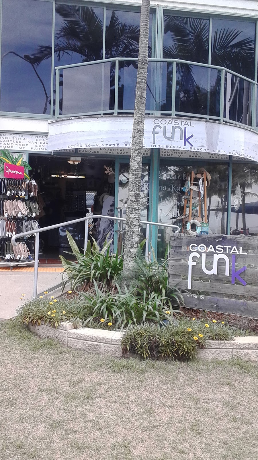 Coastal Funk | home goods store | 16/3 Anzac Parade, Yeppoon QLD 4703, Australia | 0749250573 OR +61 7 4925 0573