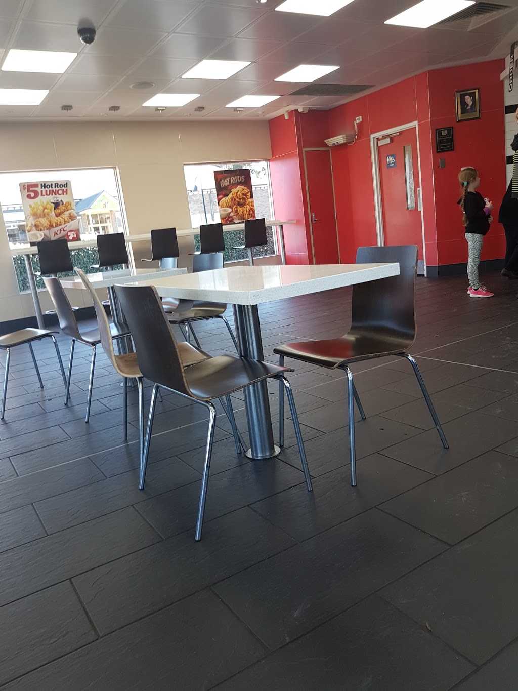 KFC Pakenham | meal takeaway | 104 Princes Hwy, Pakenham VIC 3810, Australia | 0359414309 OR +61 3 5941 4309