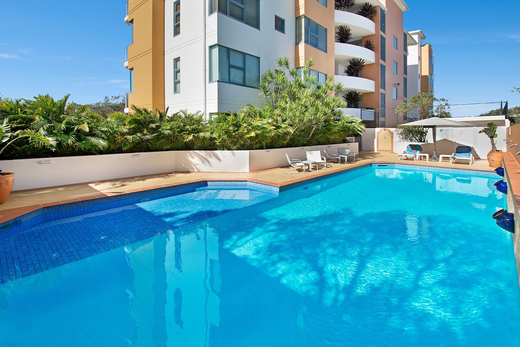 Santorini Twin Waters | 13 Mudjimba Esplanade, Sunshine Coast QLD 4564, Australia | Phone: (07) 5450 6622