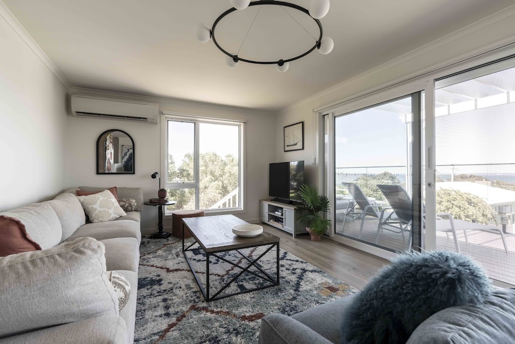 The Deck on Westwood (Airbnb) | 123A Westwood St, Bridport TAS 7262, Australia | Phone: 0438 604 469