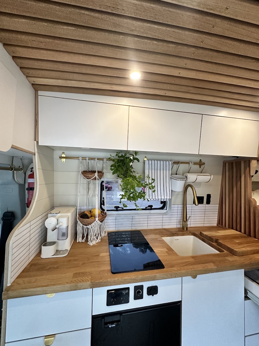 B-Z Camper Fitouts | 8 Murray Dwyer Cct, Mayfield West NSW 2304, Australia | Phone: 0451 732 287