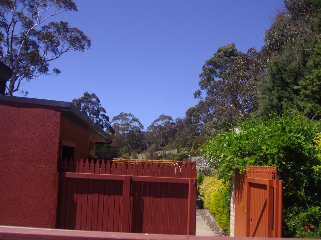 kiah Country Garden Bed & Breakfast | 16 Eurack Ct, Kiah NSW 2551, Australia | Phone: 0407 616 031