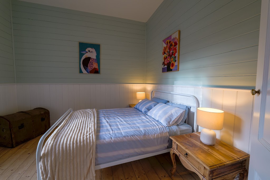 Ferntree Digs Cottage | 20 Ferntree Ave, Warburton VIC 3799, Australia | Phone: 0412 791 407