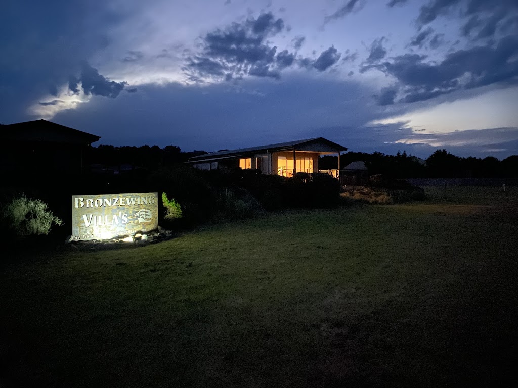 Bronzewing Villas | 105 The Esplanade, Naracoopa TAS 7256, Australia | Phone: 0482 694 004