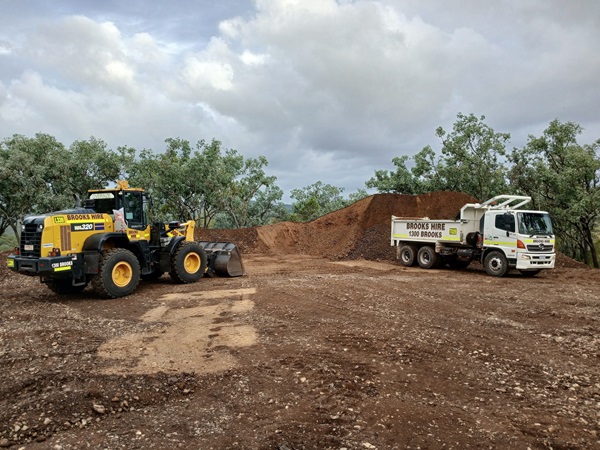 Strasser Earthmoving | 44 Taylor St, Oakey QLD 4401, Australia | Phone: 0423 281 897
