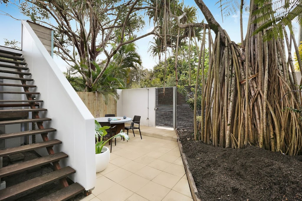 Sandy Bottoms | 46 Banksia Ave N, Noosa Heads QLD 4567, Australia | Phone: 0422 366 449