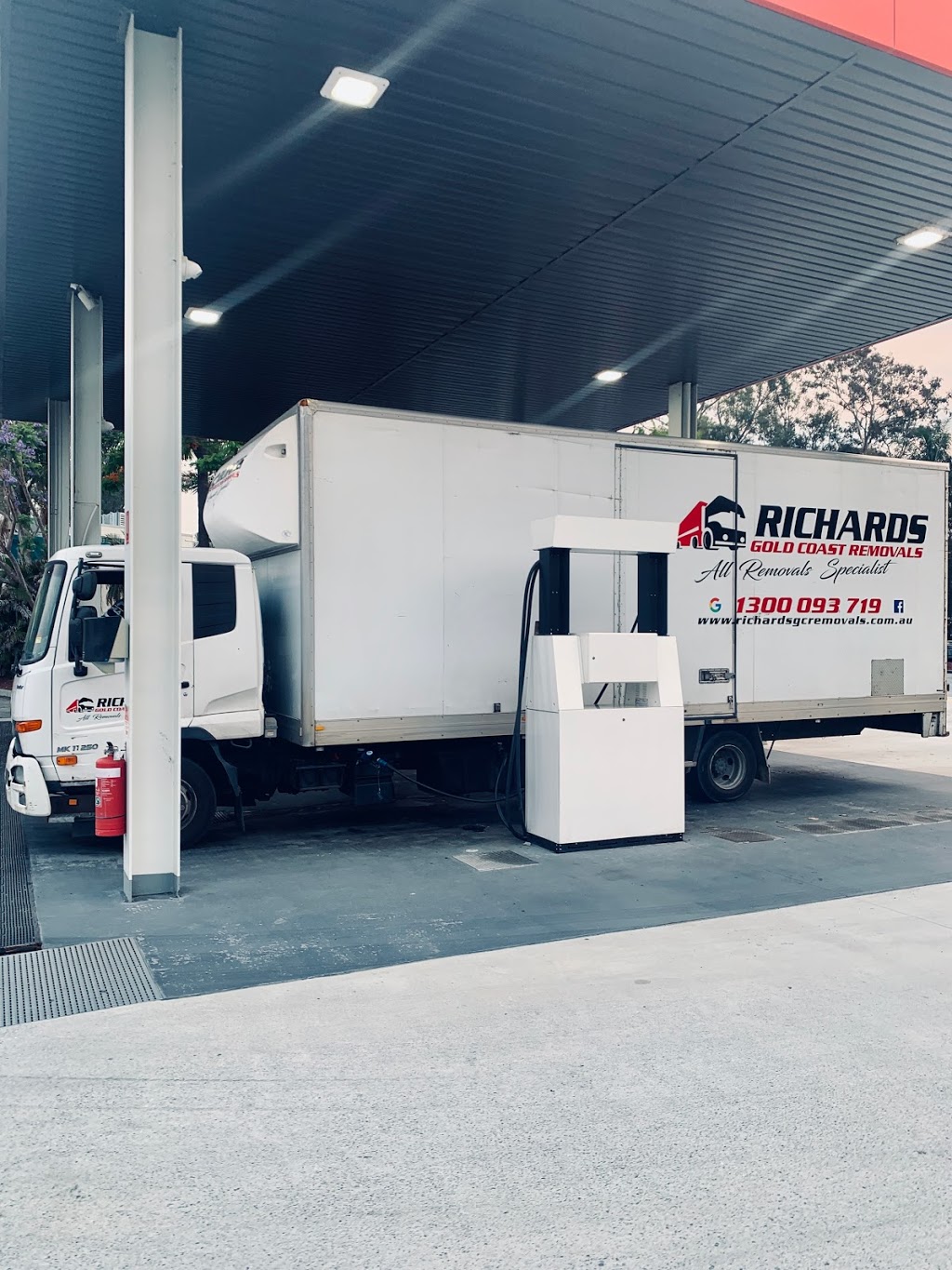 Richards Gold Coast Removals | moving company | 12 The Quarterdeck, Tweed Heads NSW 2485, Australia | 1300093719 OR +61 1300 093 719