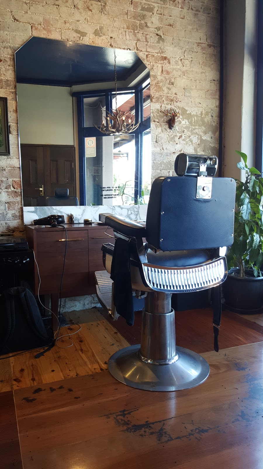 Mr Wolf Barber Shop | hair care | 22 Enmore Rd, Newtown NSW 2042, Australia | 0420565959 OR +61 420 565 959